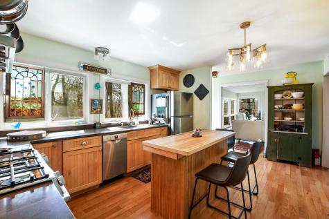 33 Lorraine Road Falmouth MA 02536