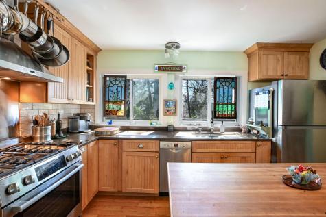 33 Lorraine Road Falmouth MA 02536