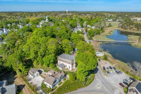10 Bank Street Wellfleet MA 02667