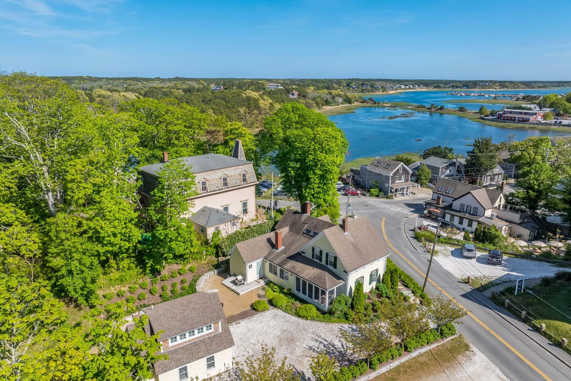 10 Bank Street Wellfleet MA 02667