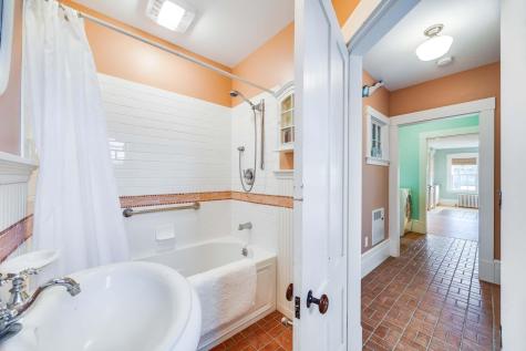 10 Bank Street Wellfleet MA 02667