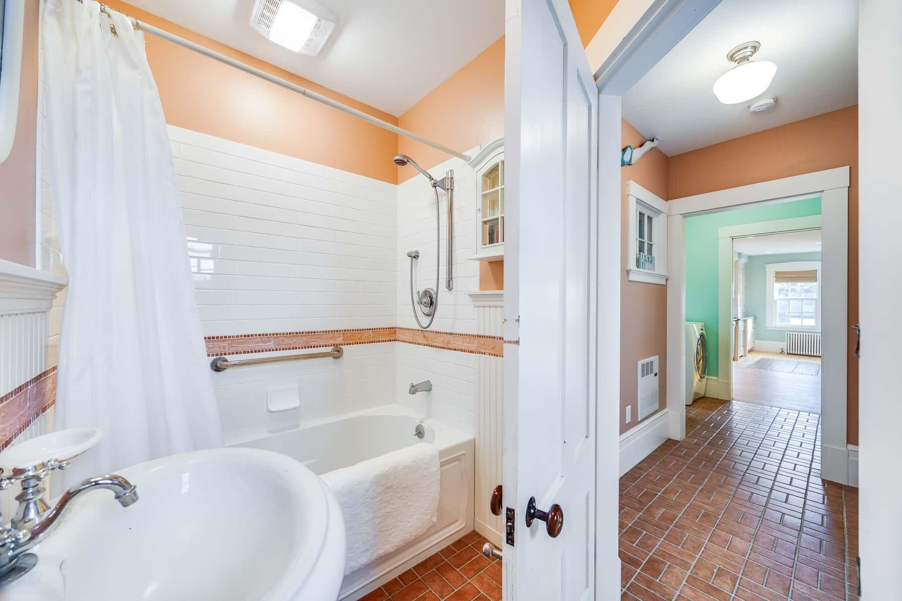 10 Bank Street Wellfleet MA 02667