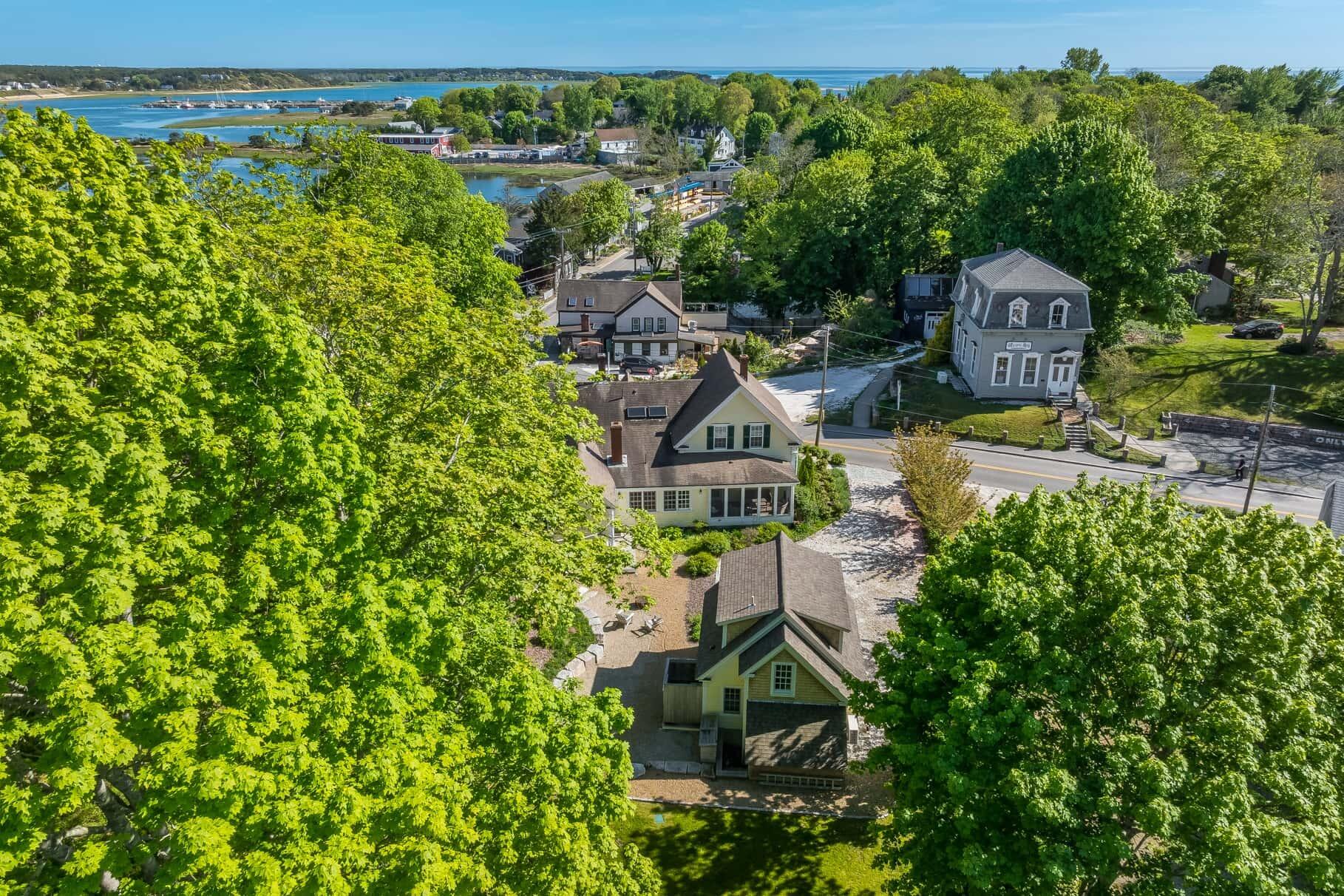 10 Bank Street Wellfleet MA 02667
