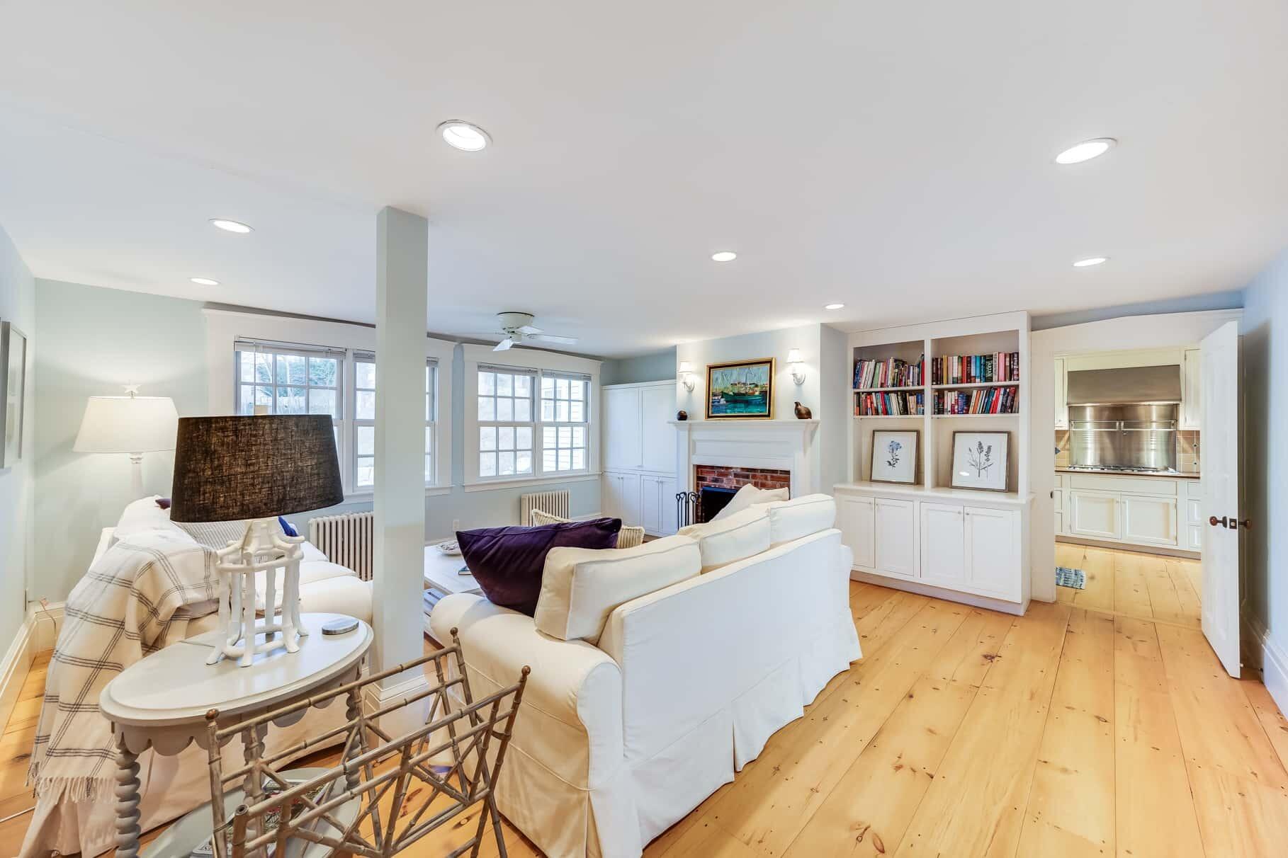 10 Bank Street Wellfleet MA 02667