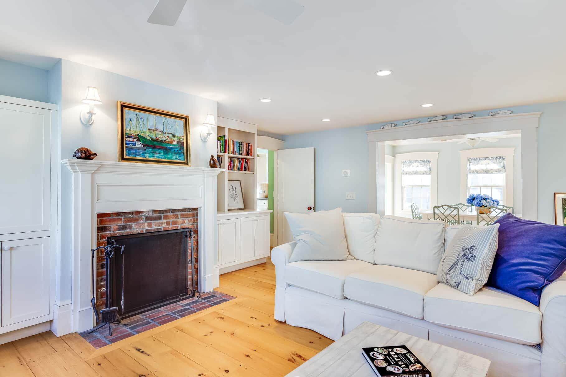 10 Bank Street Wellfleet MA 02667