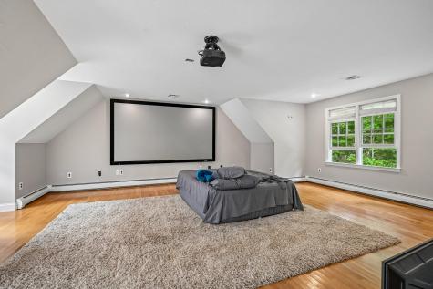 8 Tiffany Road Bourne MA 02532