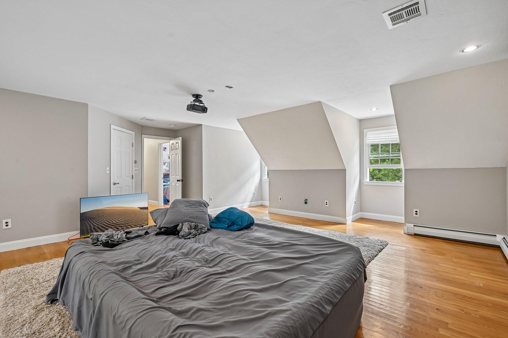 8 Tiffany Road Bourne MA 02532