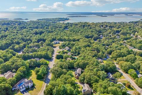 8 Tiffany Road Bourne MA 02532