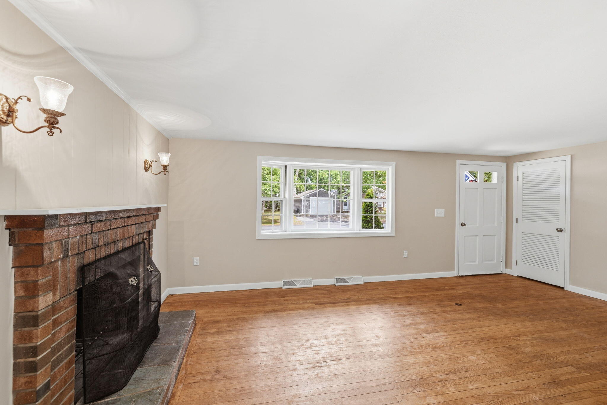 90 Castlewood Circle Hyannis MA 02601