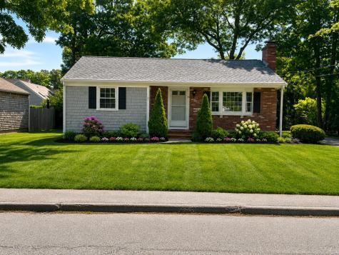 90 Castlewood Circle Barnstable MA 02601