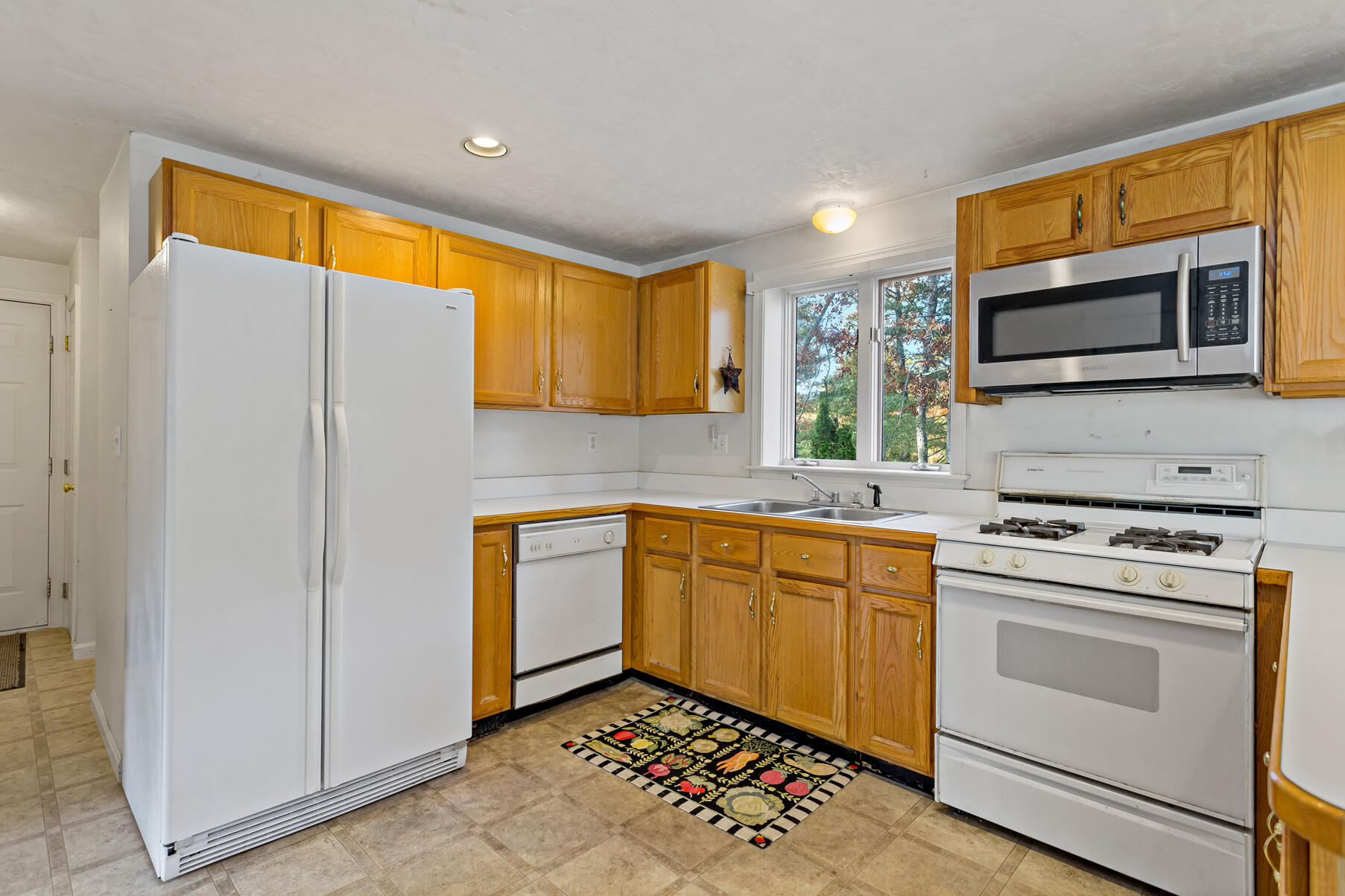 23 Lakeview Drive Mashpee MA 02649