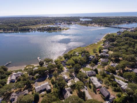 18 Turner Lane Yarmouth MA 02664