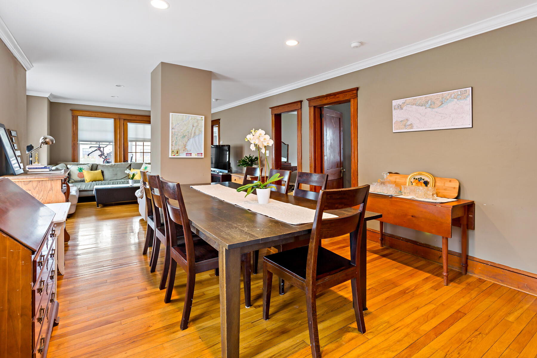 83 Davis Straits Falmouth MA 02540
