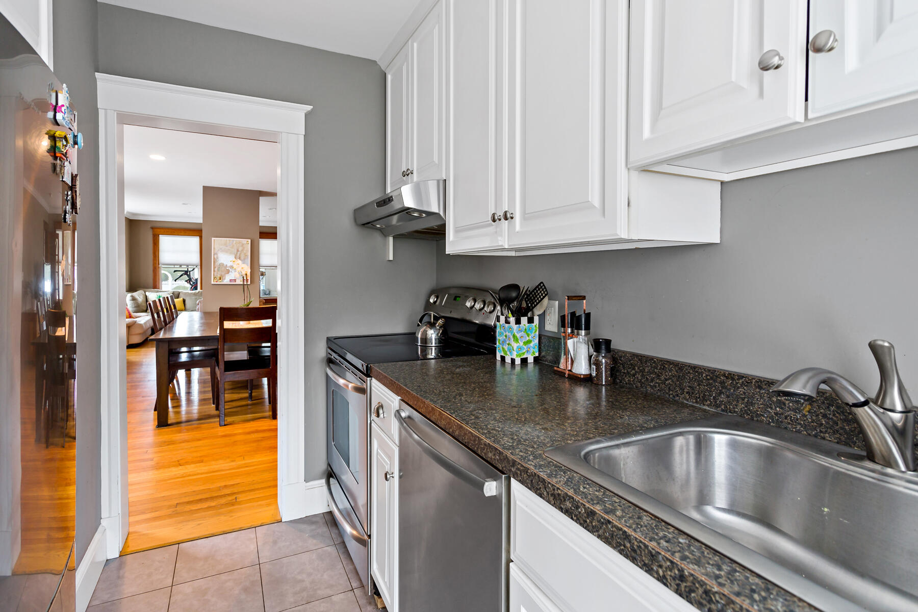 83 Davis Straits Falmouth MA 02540
