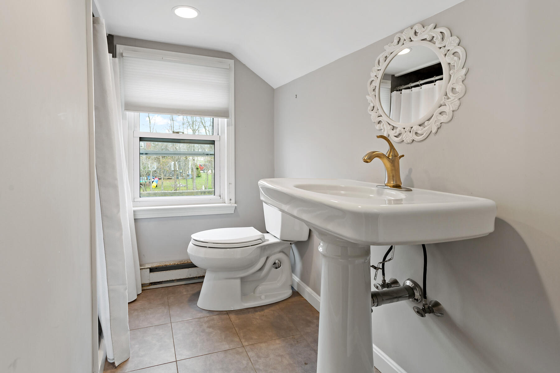 83 Davis Straits Falmouth MA 02540