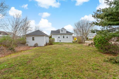 83 Davis Straits Falmouth MA 02540