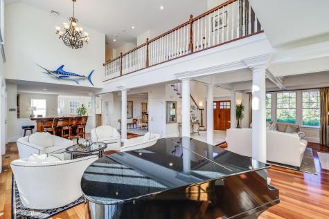 86 Highwood Lane Falmouth MA 02536