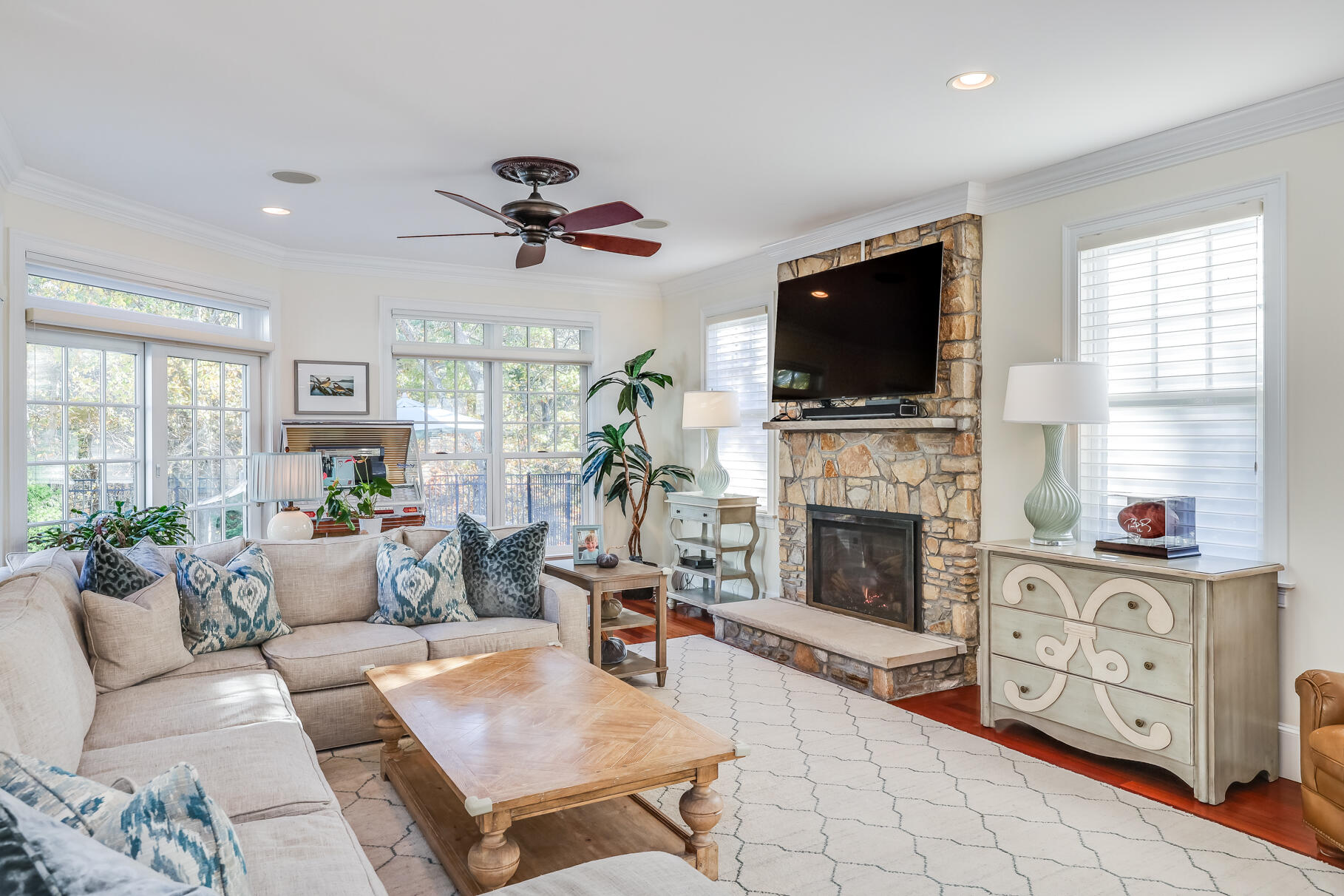 86 Highwood Lane Falmouth MA 02536