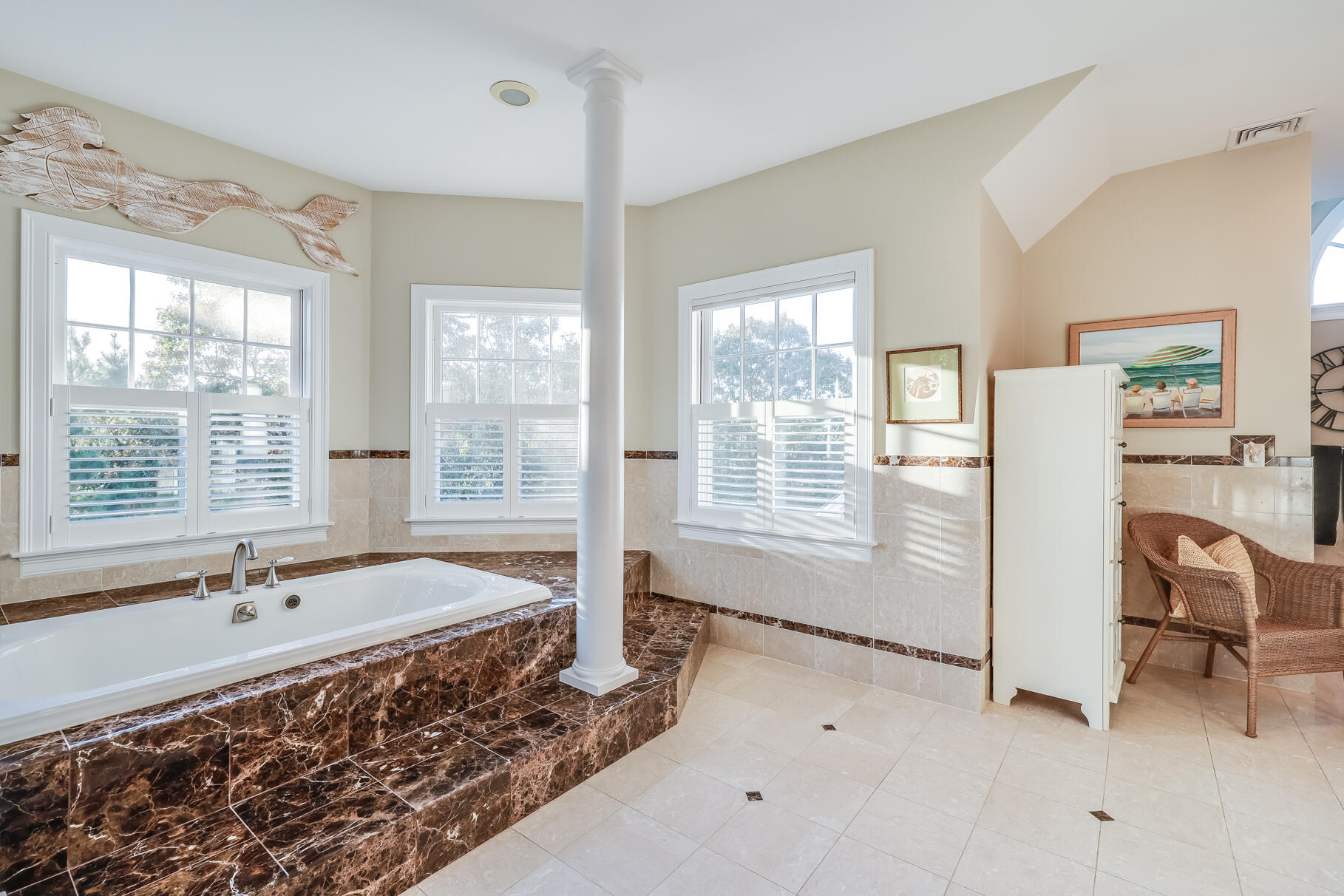 86 Highwood Lane Falmouth MA 02536
