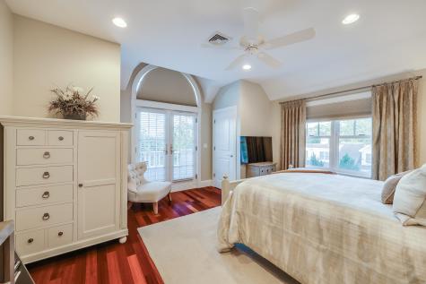 86 Highwood Lane Falmouth MA 02536