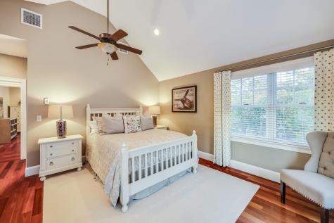 86 Highwood Lane Falmouth MA 02536