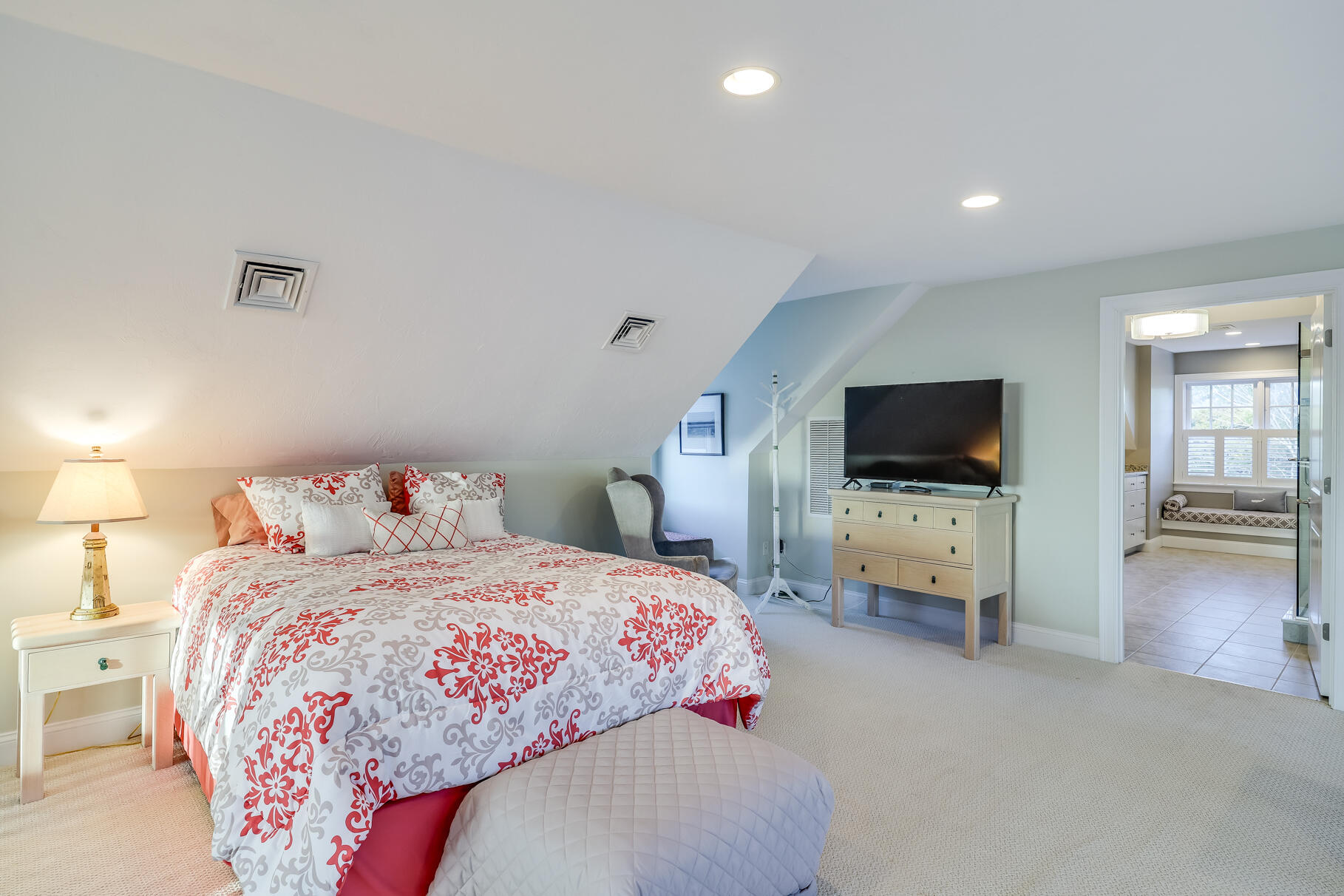 86 Highwood Lane Falmouth MA 02536