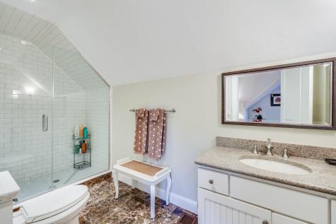 86 Highwood Lane Falmouth MA 02536