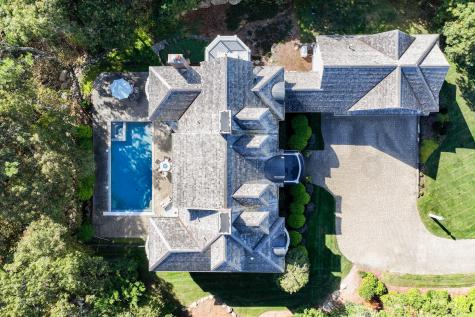 86 Highwood Lane Falmouth MA 02536