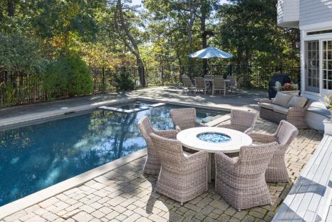 86 Highwood Lane Falmouth MA 02536