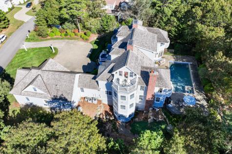 86 Highwood Lane Falmouth MA 02536