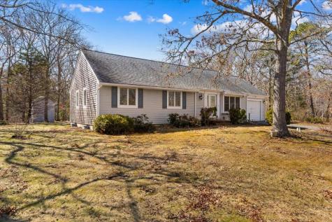 5 Widow Coombs Walk Sandwich MA 02563
