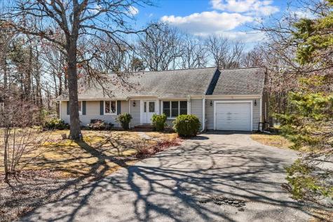 5 Widow Coombs Walk Sandwich MA 02563