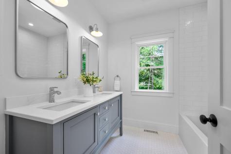 28 Country Farm Road Forestdale MA 02644