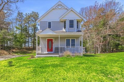 18 White Violet Lane Plymouth MA 02360