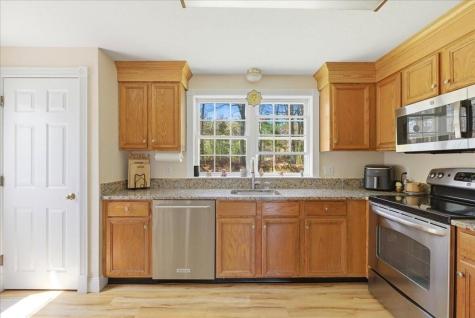 18 White Violet Lane Plymouth MA 02360
