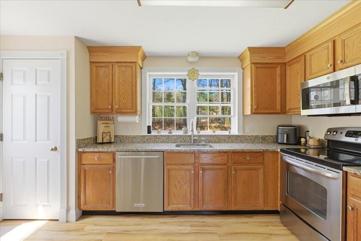 18 White Violet Lane Plymouth MA 02360