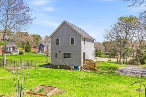 18 White Violet Lane Plymouth MA 02360