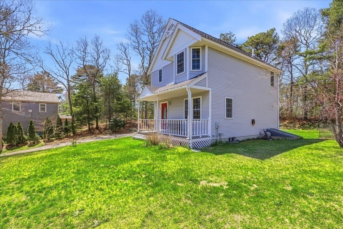 18 White Violet Lane Plymouth MA 02360