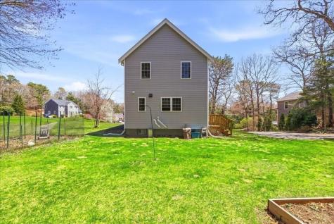 18 White Violet Lane Plymouth MA 02360