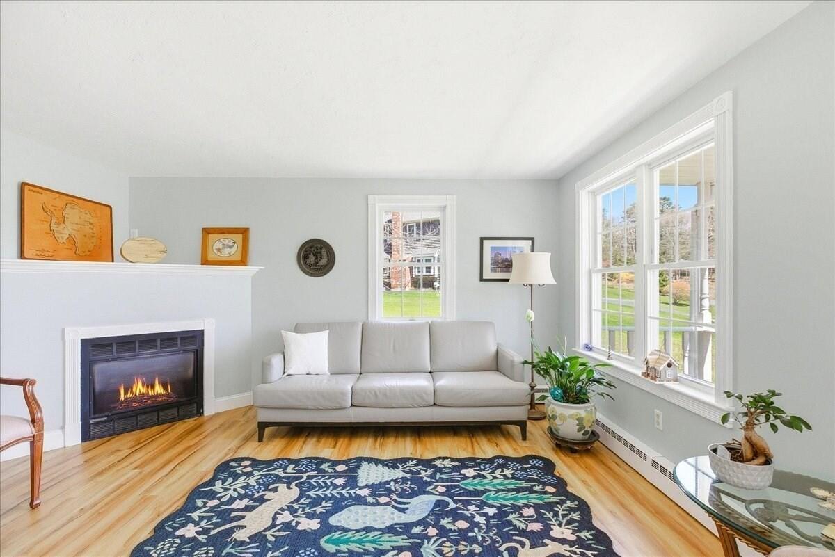 18 White Violet Lane Plymouth MA 02360