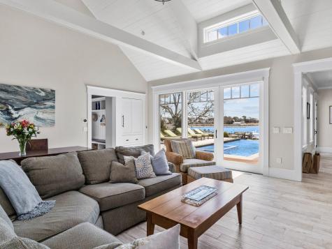 8 Jessie's Lane Yarmouth MA 02664