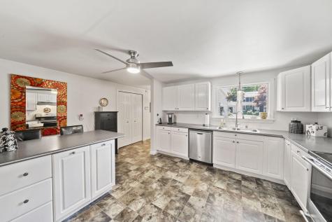 21 Colony Avenue Buzzards Bay MA 02532