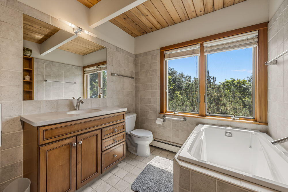 23 Crestview Circle Truro MA 02666