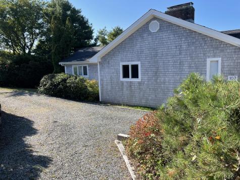 107 S Abbey Gate Barnstable MA 02635