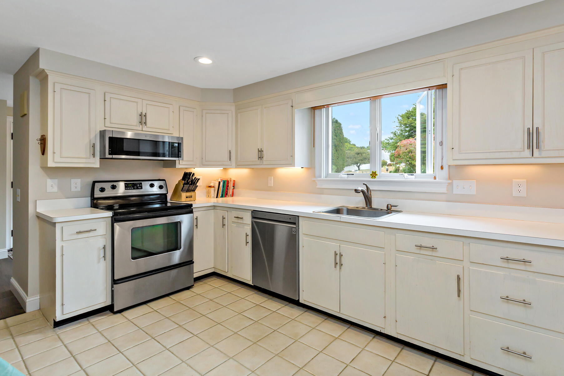 107 Abbey Gate Cotuit MA 02635