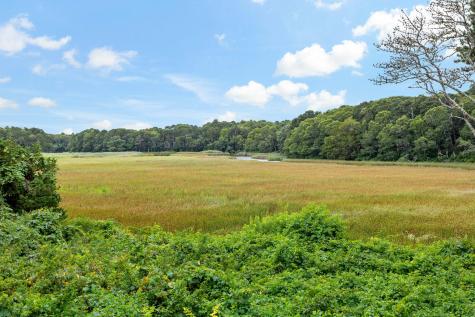 107 S Abbey Gate Barnstable MA 02635
