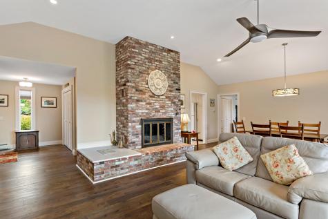 107 S Abbey Gate Barnstable MA 02635