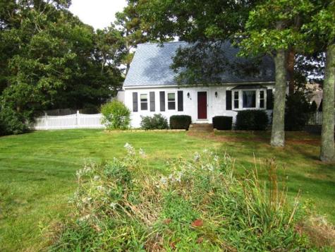 27 Pequot Road Mashpee MA 02649