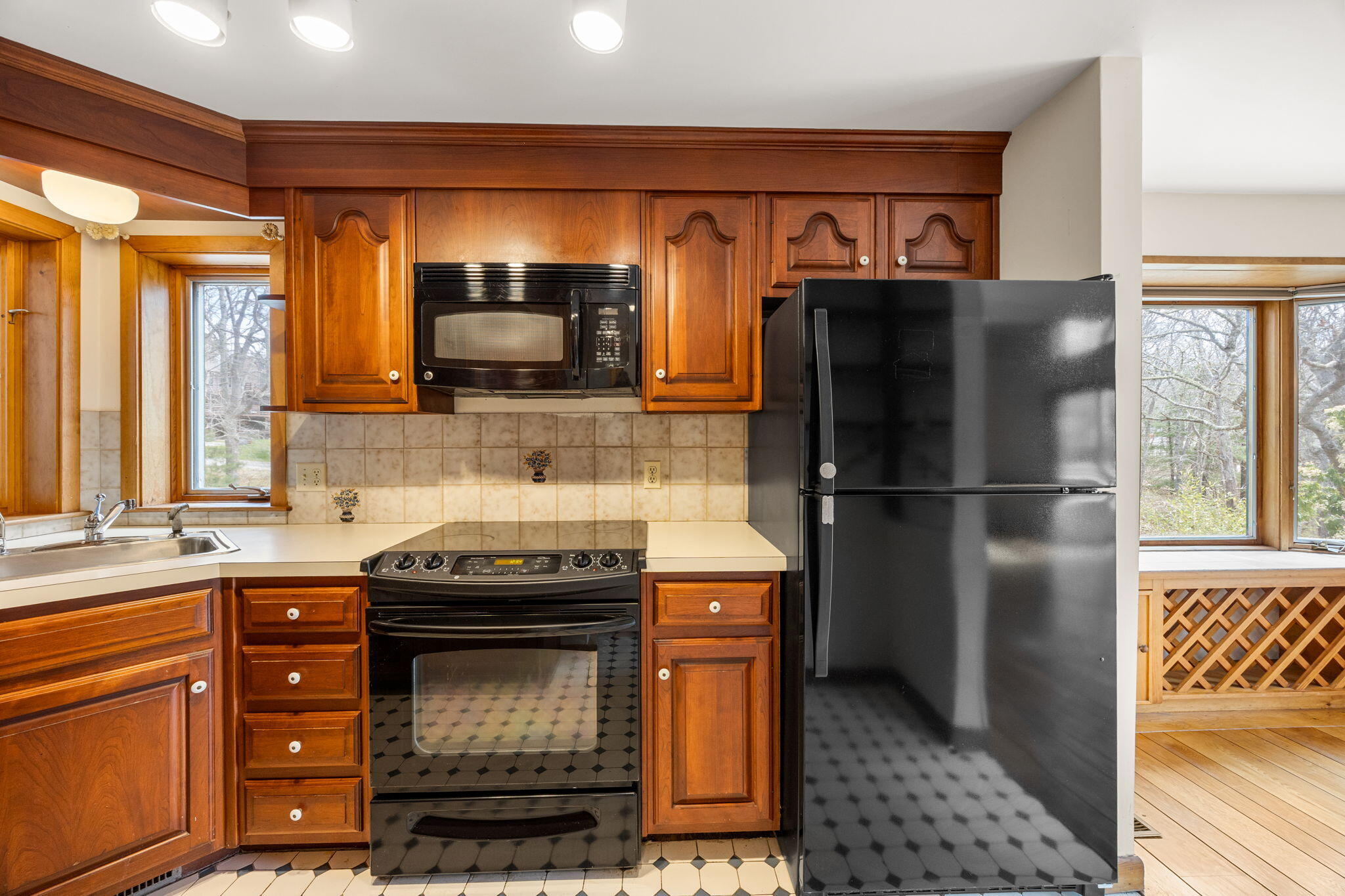 2 Hibbs Lane Falmouth MA 02540
