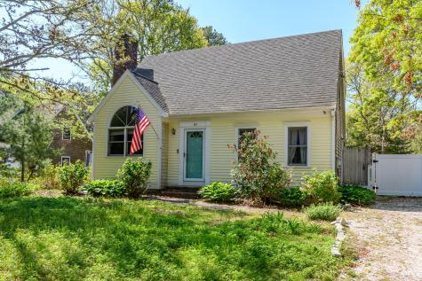 191 James Circle Mashpee MA 02649